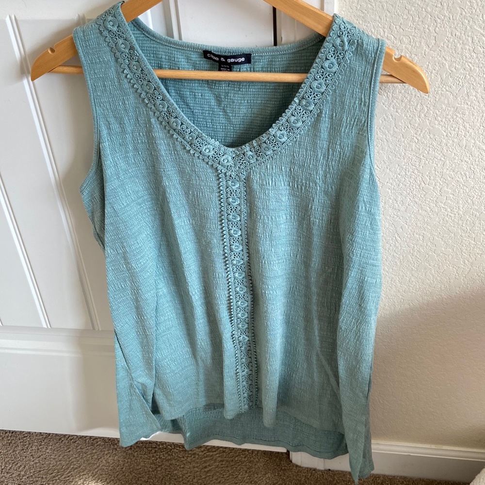 Cable & Gauge green womens sleeveless top size L